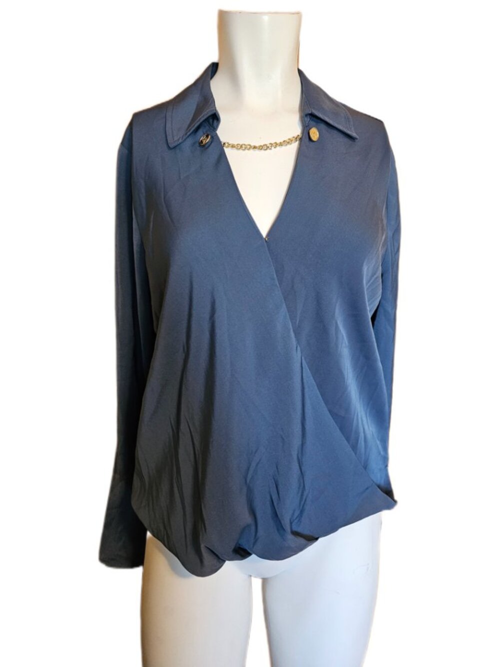 💙 109. Michael Michael Kors Medium Blue Long Sleeve Top With Chain